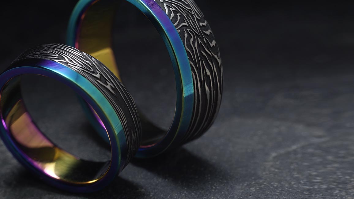 Цветные обручальные из титана и керамики Цветные обручальные из титана и керамики