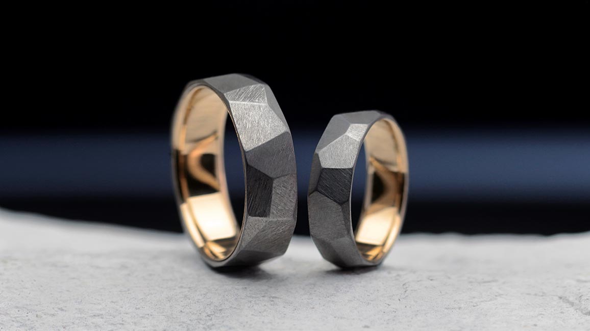Граненые обручальные кольца из титана Граненые обручальные кольца из титана