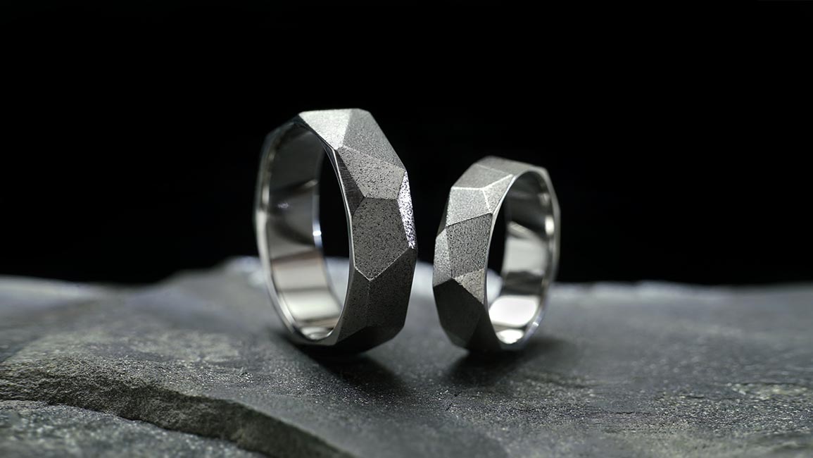 Граненые обручальные из титана Граненые обручальные из титана