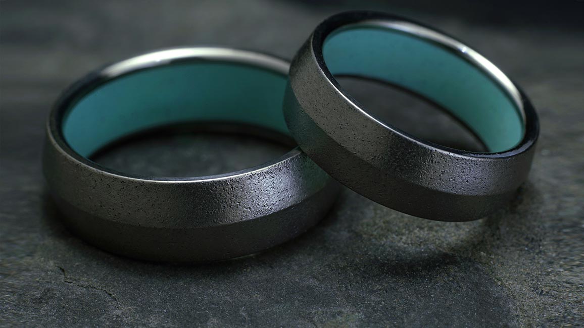 Кольца из золота и цветной керамики Кольца из золота и цветной керамики